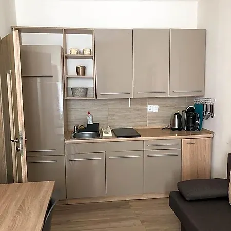 M&c Apartmans شقة فندقية